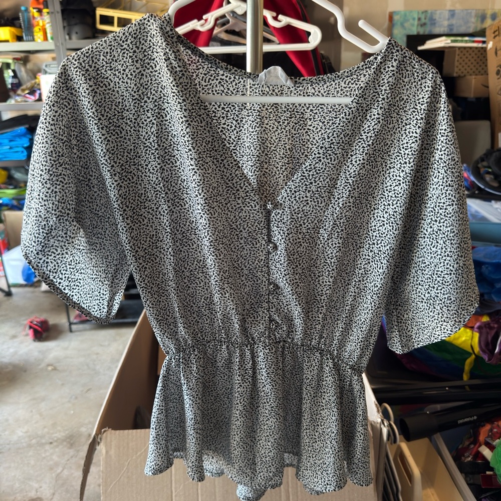 Women's Black and White Patterned Top